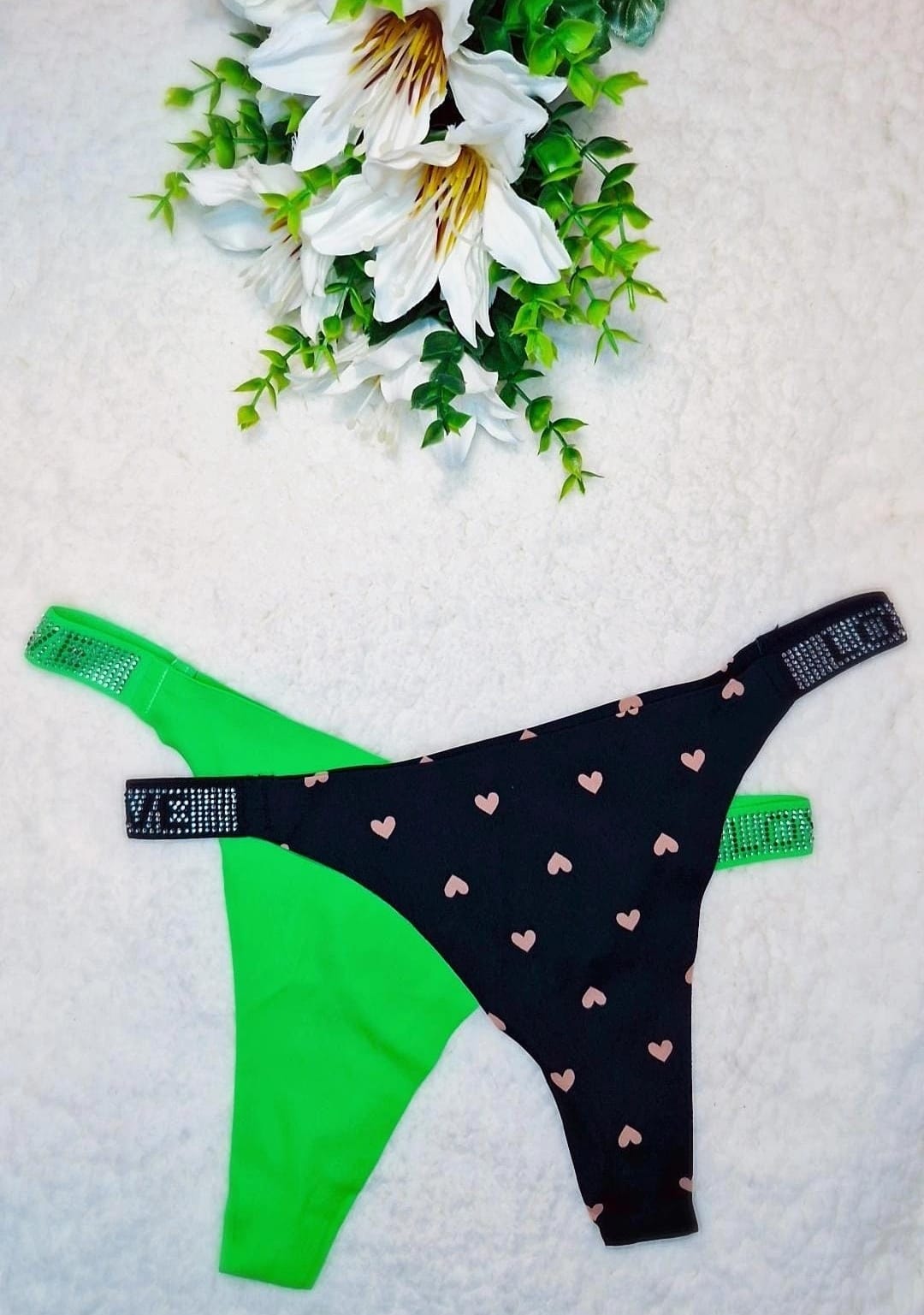 Tangas vibrantes - Sweet Touch Verde Fosforito - Negro corazones